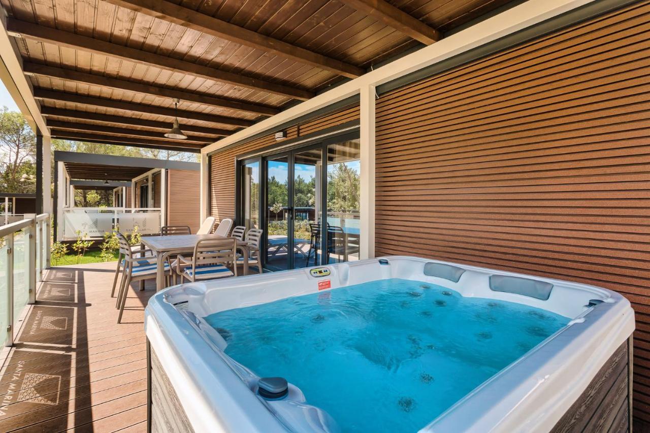 Premium Camping Homes Santa Marina, Lanterna Tar-Vabriga Kültér fotó