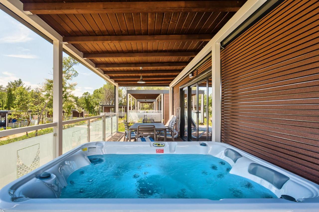 Premium Camping Homes Santa Marina, Lanterna Tar-Vabriga Kültér fotó