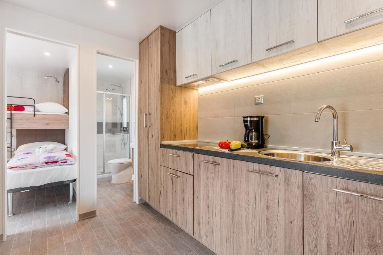 Premium Camping Homes Santa Marina, Lanterna Tar-Vabriga Kültér fotó